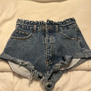 Signature jean shorts with a rushed waist
